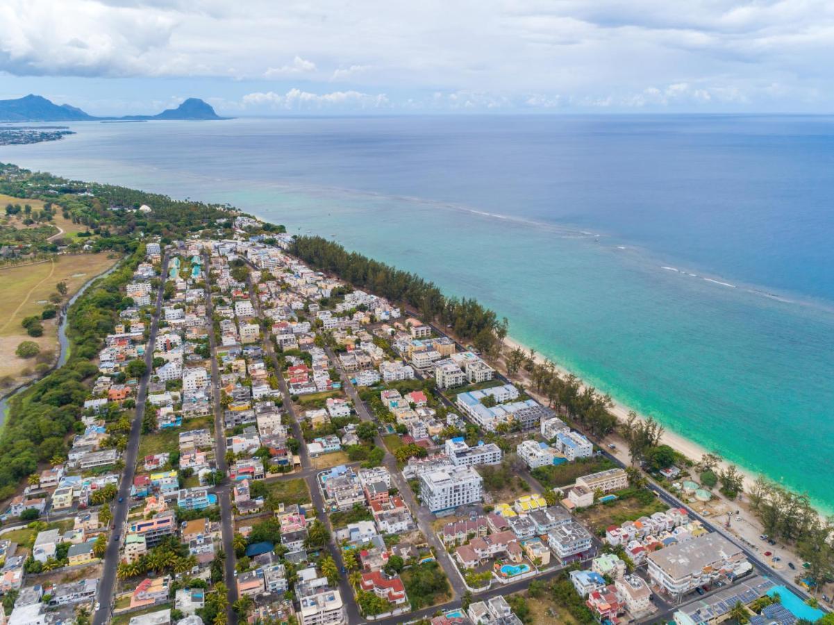 Les Cerisiers Beach Residence, Cosy And Modern 3 Bedroom Apartment Located 50 Metres From The Beach And From All Amenities And Restaurants On The Coastal Road Flic-en-Flacq المظهر الخارجي الصورة