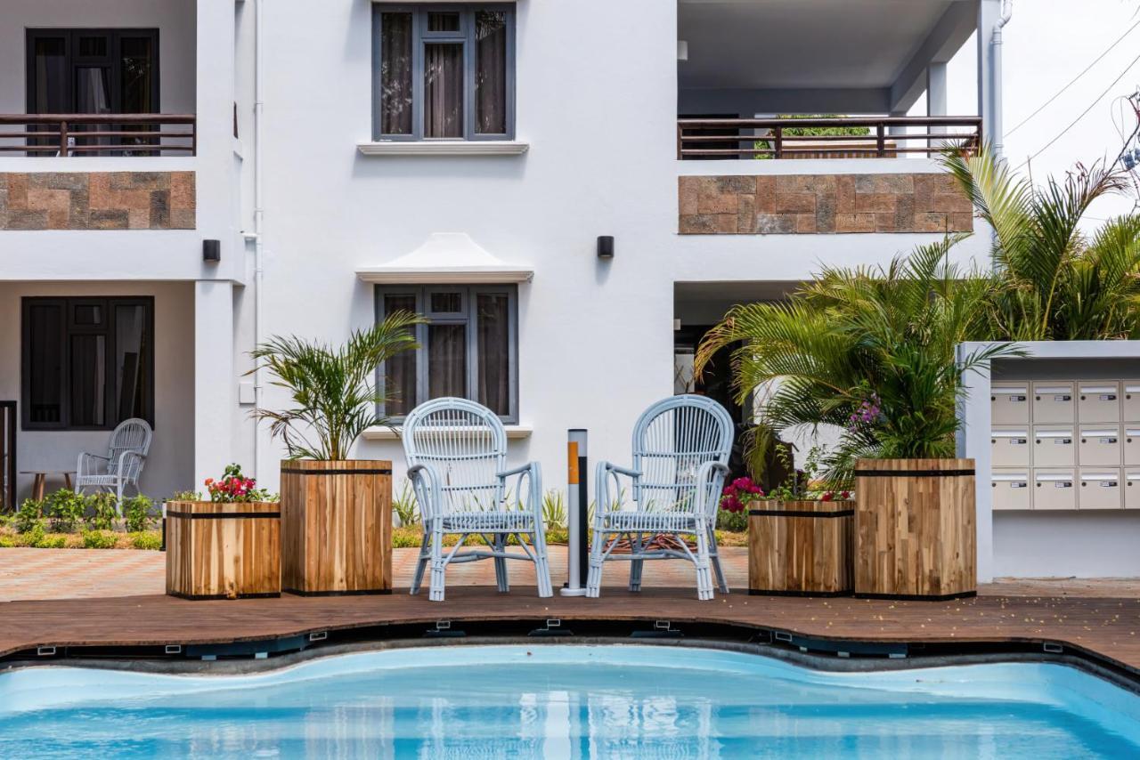 Les Cerisiers Beach Residence, Cosy And Modern 3 Bedroom Apartment Located 50 Metres From The Beach And From All Amenities And Restaurants On The Coastal Road Flic-en-Flacq المظهر الخارجي الصورة