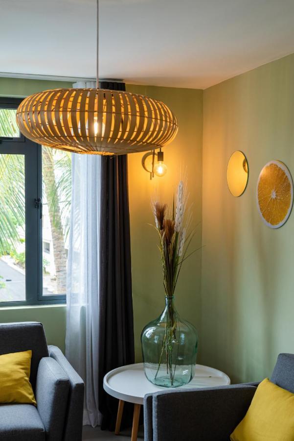 Les Cerisiers Beach Residence, Cosy And Modern 3 Bedroom Apartment Located 50 Metres From The Beach And From All Amenities And Restaurants On The Coastal Road Flic-en-Flacq المظهر الخارجي الصورة